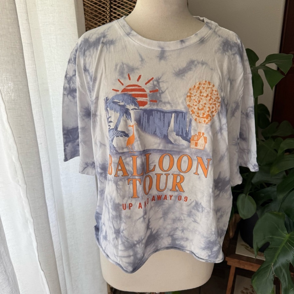 Disney UP‎ Balloon Tour Graphic T-Shirt